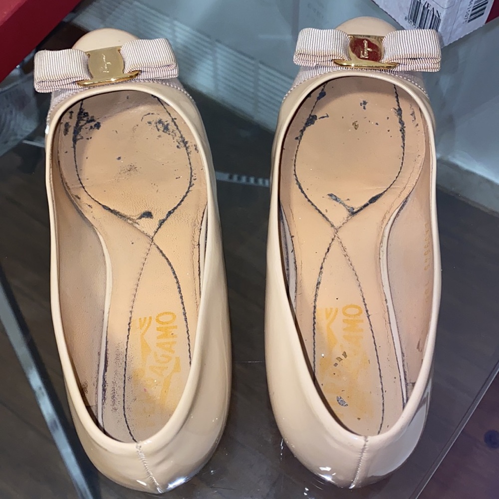 Ferragamo Varina in Nude Size 7.5 B - Picture 8 of 14